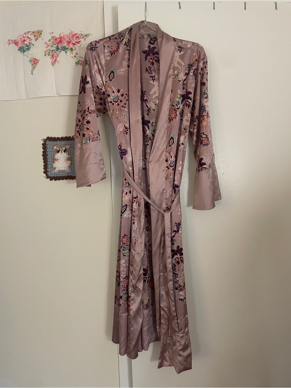 Victoria's Secret Satin Floral Robe in Mauve Pink